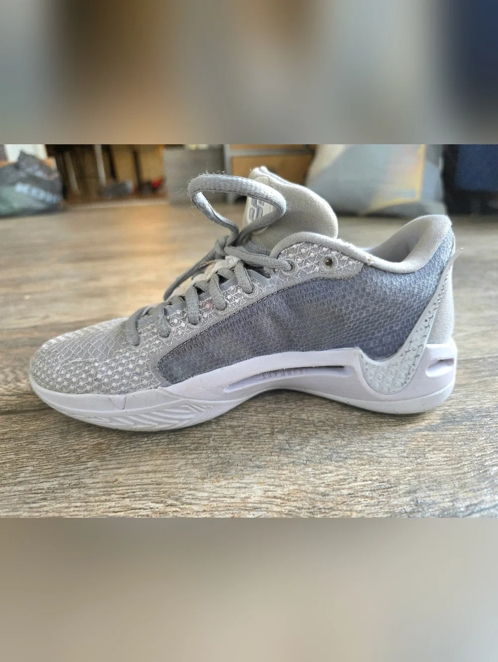 Nike  Womens Sabrina 1 Wolf Grey Basketvall  Athletic Sneakers Shoes 6